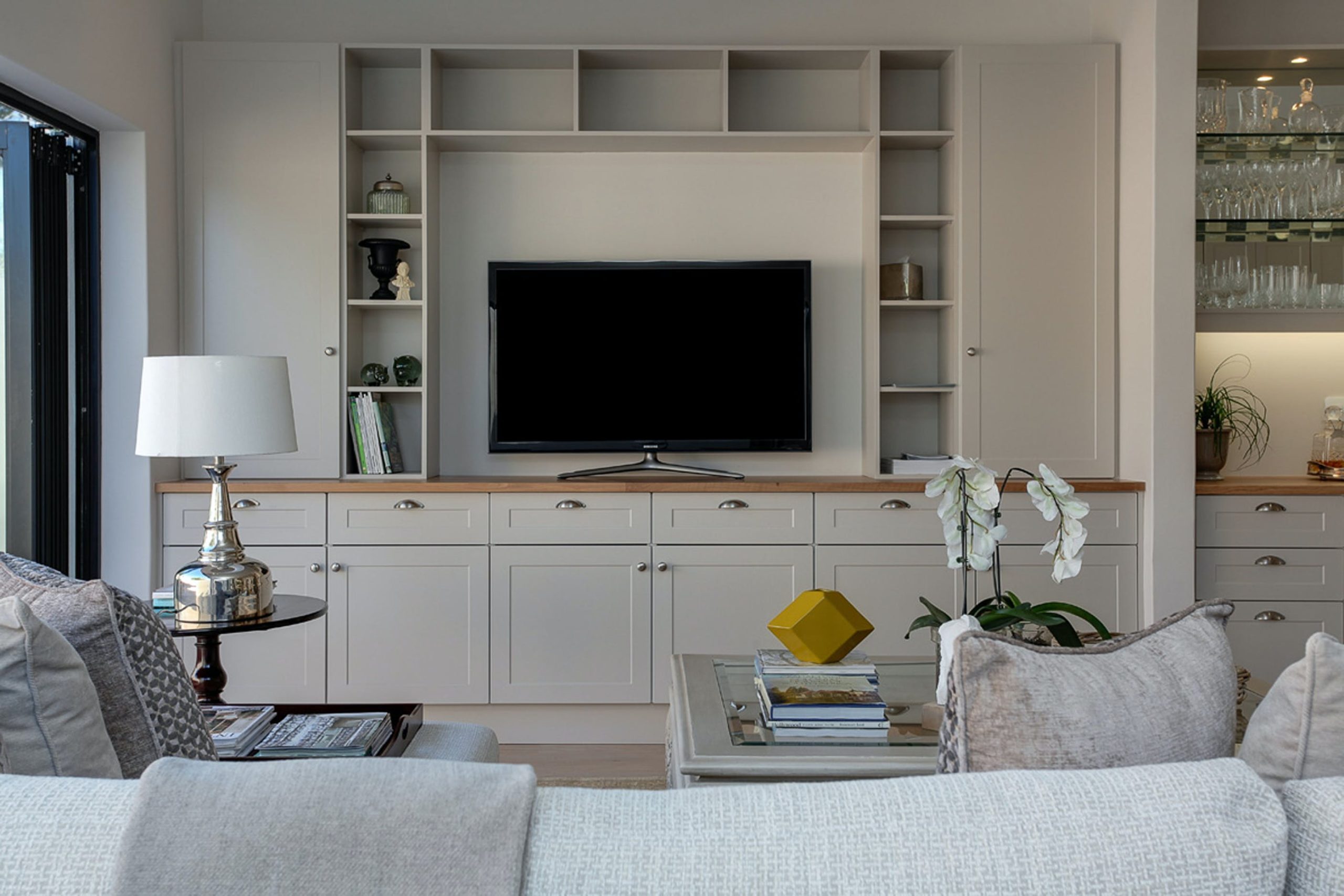 Kokį televizorių rinktis svetainės kambariui?